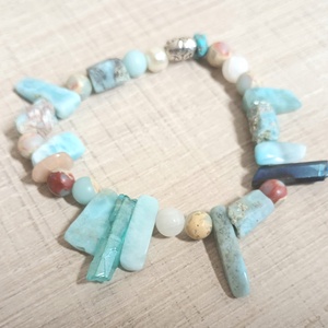 Kékmánia ásvány karkötő , Ékszer, Karkötő, Gyöngyös karkötő, Ékszerkészítés, Gyöngyfűzés, gyöngyhímzés, MESKA