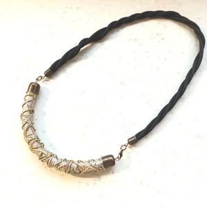 Fekete, arany démoni nyaklánc - ékszer - nyaklánc - statement nyaklánc - Meska.hu