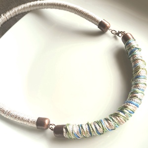 Beige, kék, ezüst fonal,  zsinór nyaklánc - Meska.hu