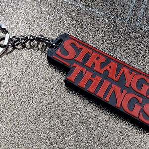 Stranger things kulcstartó - Meska.hu