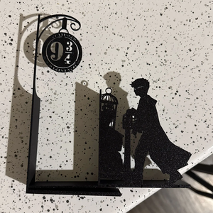 Harry Potter Platform 9  3D Nyomtatott Könyvtámasz � Varázslat a könyvespolcodon! - otthon & életmód - dekoráció - asztal és polc dekoráció - könyvtámasz - Meska.hu