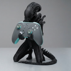 Alien Xenomorph - kontrollertartó, Otthon & Életmód, Dekoráció, Dekoratív figurák és szobrok, Mindenmás, Ez a tekintélyes, 30 cm magas Alien Xenomorph figura a tökéletes egyensúlyt képviseli a monumentáli..., MESKA