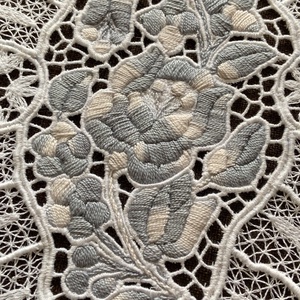 Kalocsai riselt alátét - otthon & életmód - lakástextil - abrosz, terítő - díszterítő polcra, komódra - Meska.hu