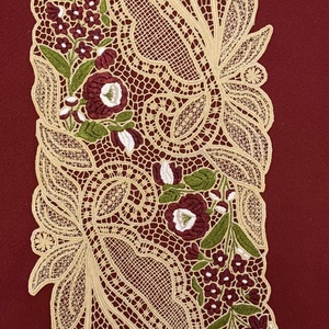 Riselt futó, Otthon & Életmód, Dekoráció, Asztal és polc dekoráció, Horgolt & Csipketerítő, Hímzés, Varrás, MESKA