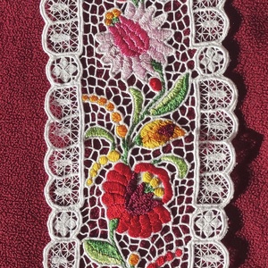 Riselt kisterítő - Meska.hu