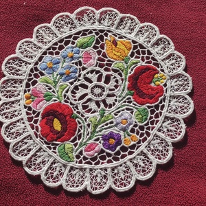 Riselt kisterítő - Meska.hu