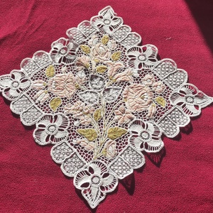 Riselt kisterítő - Meska.hu