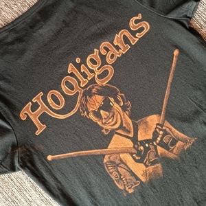 Hooligans (Kiss Endi) festett mintás pamut póló rajongónak :) - ruha & divat - női ruha - póló, felső - Meska.hu