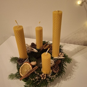 Adventi koszorú méhviasz gyertyával 20 cm - karácsony - adventi díszek - adventi koszorú - Meska.hu