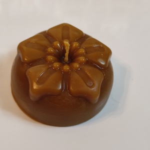 ? Virág mintás méhviasz gyertya, Otthon & Életmód, Gyertya, illat, aroma, Gyertyatartó, , MESKA