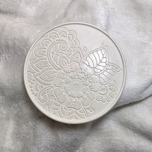 Virágos gyertyaalátét, Otthon & Életmód, Gyertya, illat, aroma, Mécses és mécsestartó, Gipszöntés, MESKA