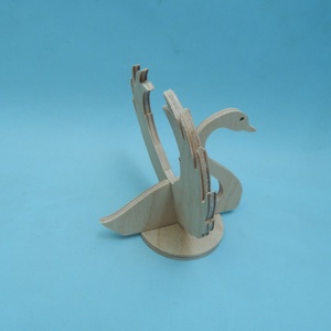 Fa asztali dísz hattyú mintával - otthon & életmód - dekoráció - asztal és polc dekoráció - asztaldísz - Meska.hu