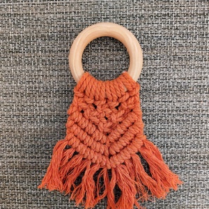 Makramé rágóka természetes anyagokból - baba - mama - baba játékok - rágóka - Meska.hu