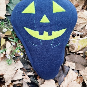 Közepes méretű téli kerékpár üléshuzat vízhatlan réteggel, Halloween tök , Játék & Sport, Sport és kikapcsolódás, Kerékpározás, Nyereghuzat, Varrás, MESKA