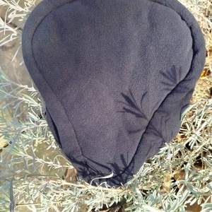 Egyedi méretű, fekete kerékpár üléshuzat vízhatlan réteggel - Meska.hu