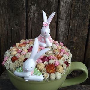 Álmodozó nyuszik virágmezőn , Otthon & Életmód, Dekoráció, Asztal és polc dekoráció, Asztaldísz, Virágkötés, MESKA