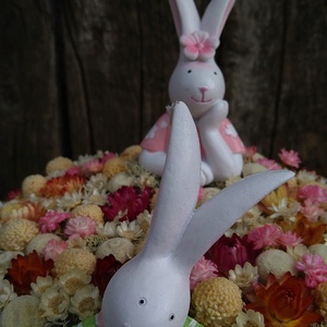 Álmodozó nyuszik virágmezőn  - otthon & életmód - dekoráció - asztal és polc dekoráció - asztaldísz - Meska.hu