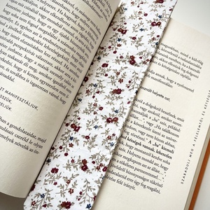 Bordó apróvirágos textil könyvjelző � 100% pamut, Könyv & Zene, Könyvjelző, Varrás, MESKA