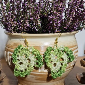 Horgolt fülbevaló - bohókás háromszög - zöld színátmenetes, Ékszer, Fülbevaló, Lógó fülbevaló, Horgolás, MESKA