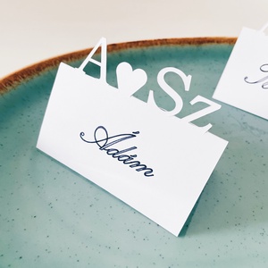 Kezdőbetűs ültető kártya - esküvő - meghívó & kártya - ültetési rend - Meska.hu