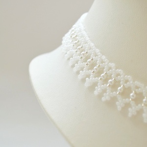 Fehér kistászli - fehér teklagyönggyel - ékszer - nyaklánc - gyöngyös nyaklánc - Meska.hu