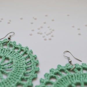 Horgolt, nagyobb méretű fülbevaló - zöld - ékszer - fülbevaló - lógós kerek fülbevaló - Meska.hu