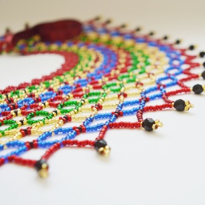 Sárközi csipkegyöngy - meggypiros, kék - ékszer - nyaklánc - gyöngyös nyaklánc - Meska.hu