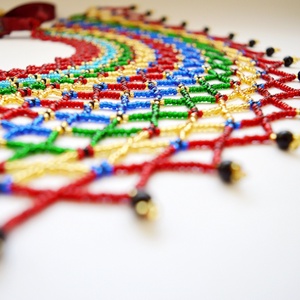 Sárközi csipkegyöngy - meggypiros, türkiz, arany - ékszer - nyaklánc - gyöngyös nyaklánc - Meska.hu