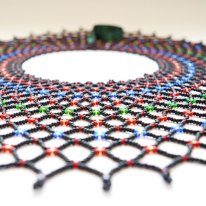 Sárközi csipkegyöngy - fekete, meggypiros, kék, zöld, arany - ékszer - nyaklánc - gyöngyös nyaklánc - Meska.hu
