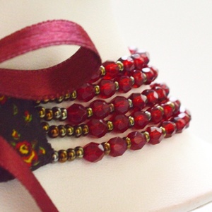 5 soros meggypiros kaláris bronzzal - 6 mm-es csiszolt üveggyöngyből - ékszer - nyaklánc - gyöngyös nyaklánc - Meska.hu