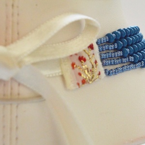 5 soros farmerkék kaláris - nagyszemű cseh kásagyöngyből, apróbb szemű, fényes világoskék gyönggyel - ékszer - nyaklánc - gyöngyös nyaklánc - Meska.hu