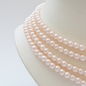 4 soros púder színű / halvány rózsaszín üvegtekla kaláris - 6 mm-es üvegtekla gyöngyből - ékszer - nyaklánc - gyöngyös nyaklánc - Meska.hu