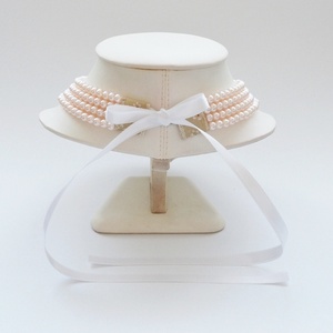 4 soros púder színű / halvány rózsaszín üvegtekla kaláris - 6 mm-es üvegtekla gyöngyből - ékszer - nyaklánc - gyöngyös nyaklánc - Meska.hu