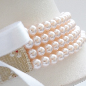 4 soros púder színű / halvány rózsaszín üvegtekla kaláris - 6 mm-es üvegtekla gyöngyből - ékszer - nyaklánc - gyöngyös nyaklánc - Meska.hu