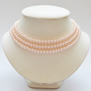 Kislánynak való méretű, 3 soros halvány rózsaszín üvegtekla kaláris - 6 mm-es üvegtekla gyöngyből, Ékszer, Nyaklánc, Gyöngyös nyaklánc, Ékszerkészítés, Gyöngyfűzés, gyöngyhímzés, MESKA