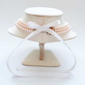 Kislánynak való méretű, 3 soros halvány rózsaszín üvegtekla kaláris - 6 mm-es üvegtekla gyöngyből - ékszer - nyaklánc - gyöngyös nyaklánc - Meska.hu