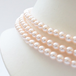 Kislánynak való méretű, 3 soros halvány rózsaszín üvegtekla kaláris - 6 mm-es üvegtekla gyöngyből - ékszer - nyaklánc - gyöngyös nyaklánc - Meska.hu