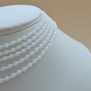 Kislánynak való méretű 5 soros fehér kaláris - nagyszemű és apró cseh kásagyöngyből - ékszer - nyaklánc - párhuzamos nyaklánc - Meska.hu