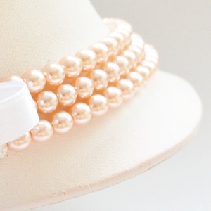 3 soros halvány barackos rózsaszín kaláris - 6 mm-es üvegtekla gyöngyből - ékszer - nyaklánc - gyöngyös nyaklánc - Meska.hu