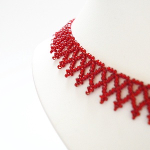 Kislánynak való méretű meggypiros kistászli - fényesközepű gyöngyből - ékszer - nyaklánc - gyöngyös nyaklánc - Meska.hu