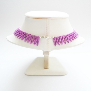 Kislánynak való méretű lilás rózsaszín / magenta kistászli - telt színű kásagyöngyből - ékszer - nyaklánc - gyöngyös nyaklánc - Meska.hu