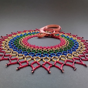 Sárközi csipkegyöngy - piros, zöld - ékszer - nyaklánc - gyöngyös nyaklánc - Meska.hu