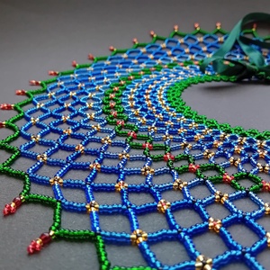 Sárközi csipkegyöngy - zöld, kék, piros - ékszer - nyaklánc - gyöngyös nyaklánc - Meska.hu