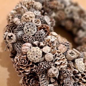 Jegesfehér kopogtató - otthon & életmód - dekoráció - ajtó- és ablak dekoráció - ajtódísz & kopogtató - Meska.hu