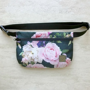 Nagy Rózsás Sötétzöld Vízlepergető Övtáska - Meska.hu