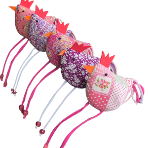 Lakásdekor - húsvéti tyúkok textilből - rózsaszín és lila árnyalatok, Ünnepi díszek, dekorációk, Húsvéti asztaldíszek, Húsvéti díszek és dekorációk, Varrás, MESKA