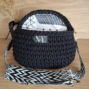 Horgolt búzaszemes crossbody - fekete - táska & tok - kézitáska & válltáska - vállon átvethető táska - Meska.hu