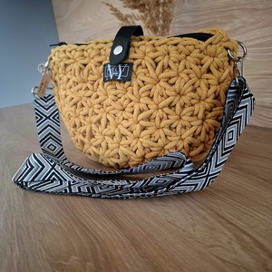 Nagy méretű jázmin mintás crossbody/válltáska  - táska & tok - kézitáska & válltáska - vállon átvethető táska - Meska.hu