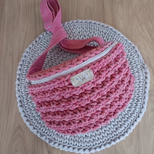 Harmatvirág limitált fonalas horgolt övtáska/crossbody, Táska & Tok, Kézitáska & válltáska, Vállon átvethető táska, Horgolás, MESKA
