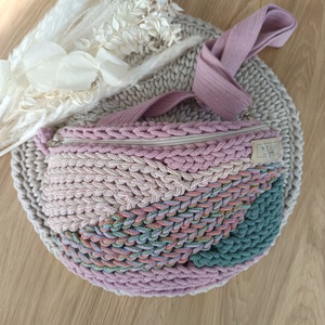 Kalács limitált fonalas horgolt övtáska/crossbody - táska & tok - kézitáska & válltáska - vállon átvethető táska - Meska.hu